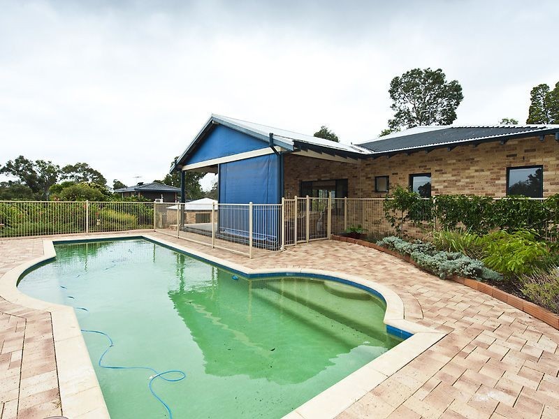 11 Arthur Road, Gooseberry Hill WA 6076