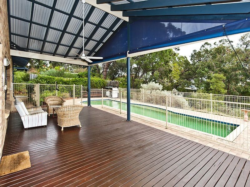 11 Arthur Road, Gooseberry Hill WA 6076