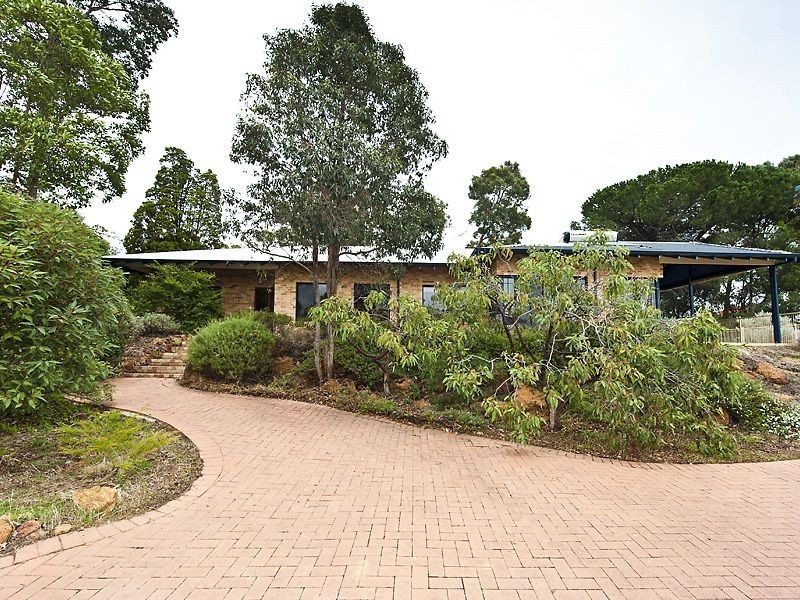 11 Arthur Road, Gooseberry Hill WA 6076