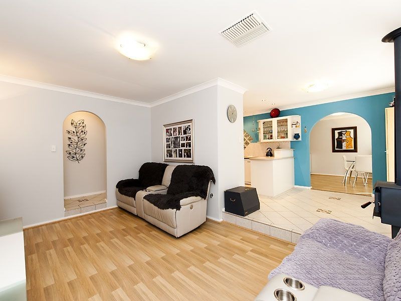 39 Hibiscus Drive, Forrestfield WA 6058