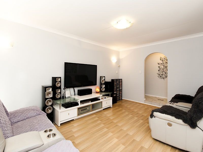 39 Hibiscus Drive, Forrestfield WA 6058