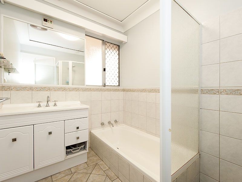 39 Hibiscus Drive, Forrestfield WA 6058