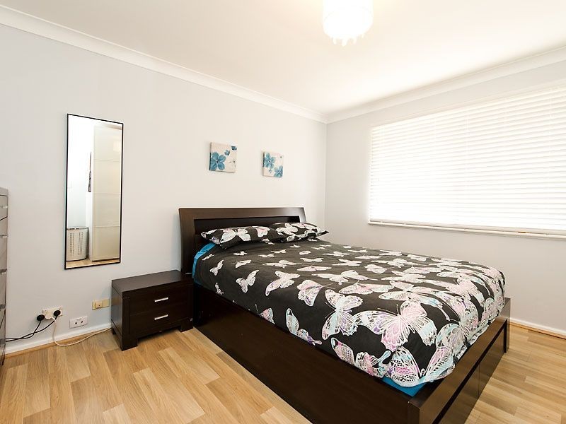 39 Hibiscus Drive, Forrestfield WA 6058