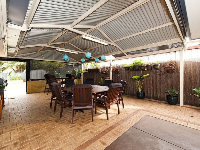 39 Hibiscus Drive, Forrestfield WA 6058