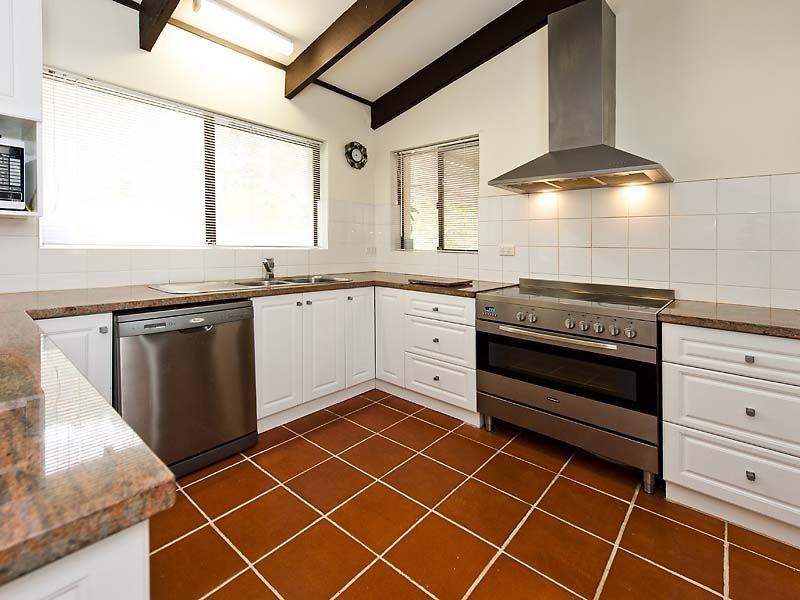 3 Regdel Road, Lesmurdie WA 6076