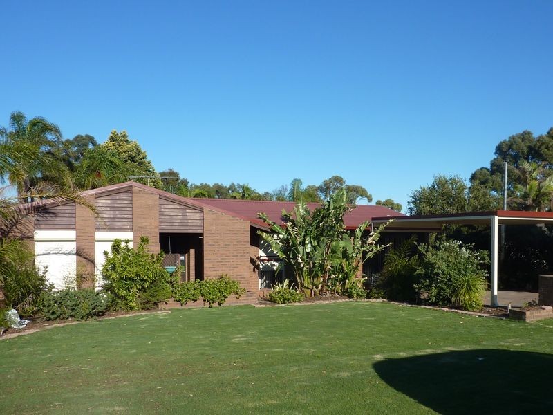 71 Calluna Way, Forrestfield WA 6058