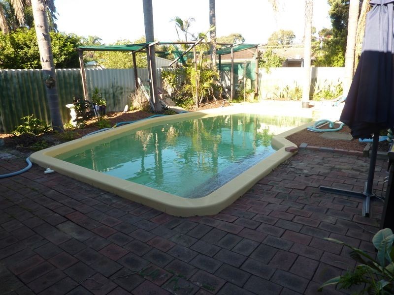 71 Calluna Way, Forrestfield WA 6058