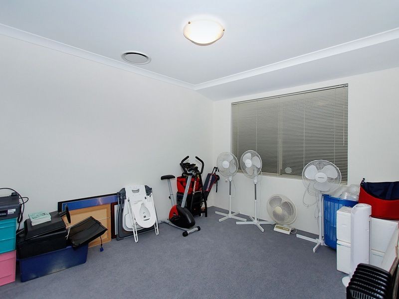 19 Merlin Way, Wattle Grove WA 6107