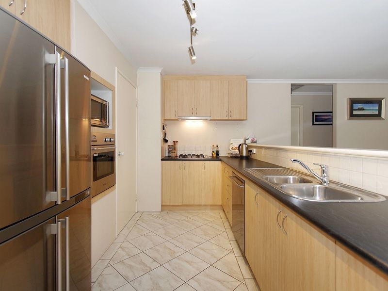 13 Delta Street, Wattle Grove WA 6107