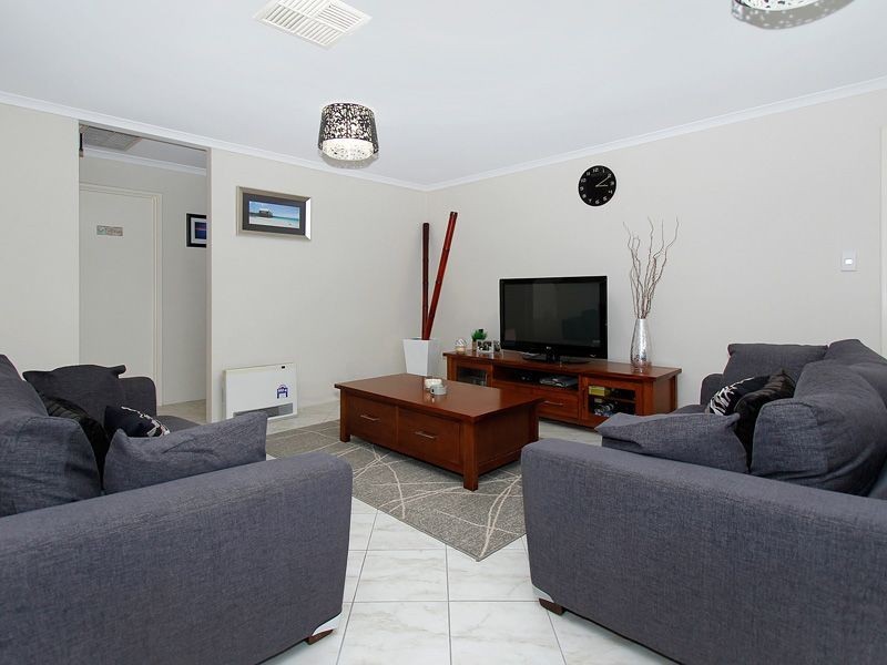 13 Delta Street, Wattle Grove WA 6107