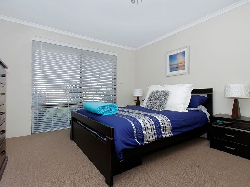 13 Delta Street, Wattle Grove WA 6107