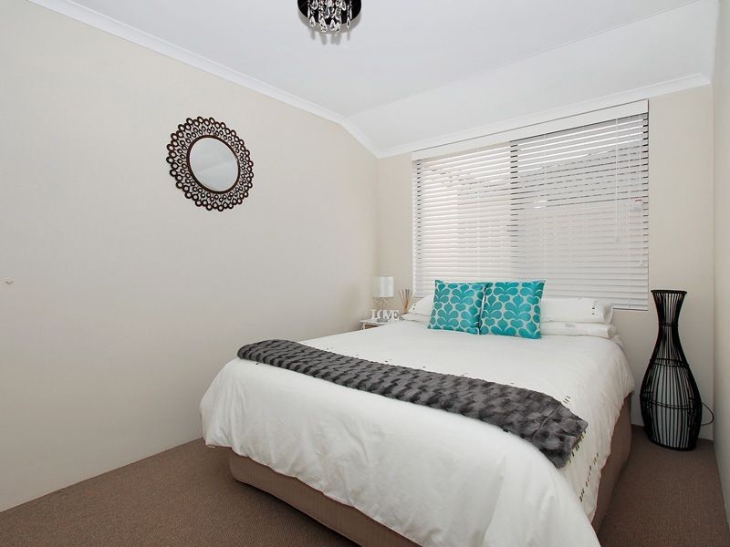13 Delta Street, Wattle Grove WA 6107