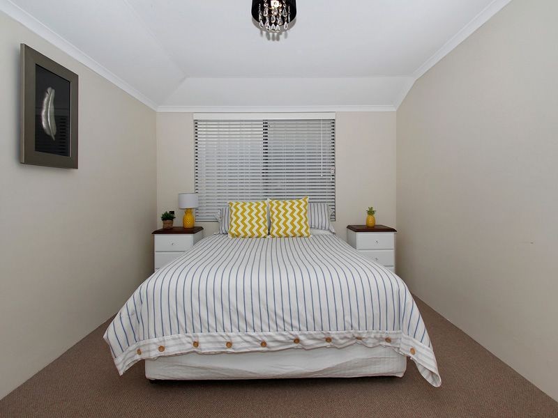 13 Delta Street, Wattle Grove WA 6107