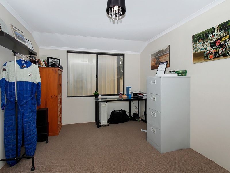13 Delta Street, Wattle Grove WA 6107