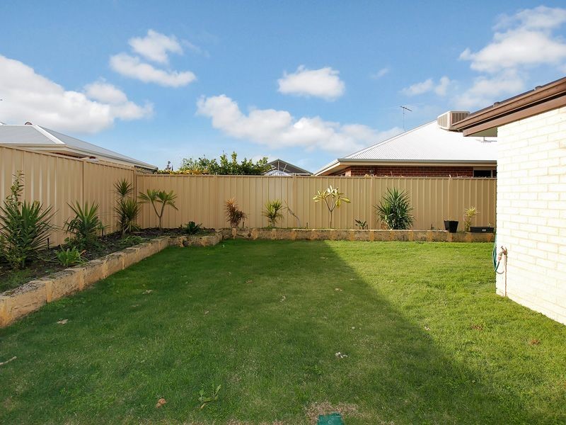 13 Delta Street, Wattle Grove WA 6107