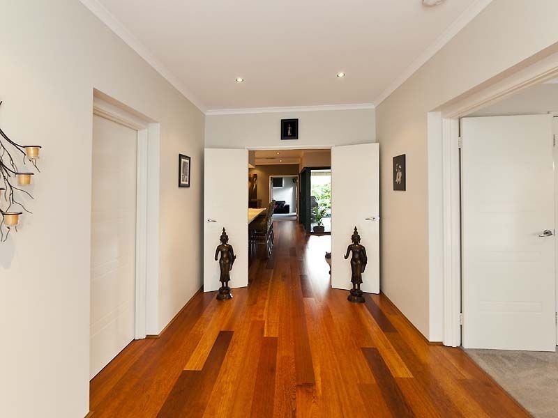 21 Camellia Loop, Forrestfield WA 6058