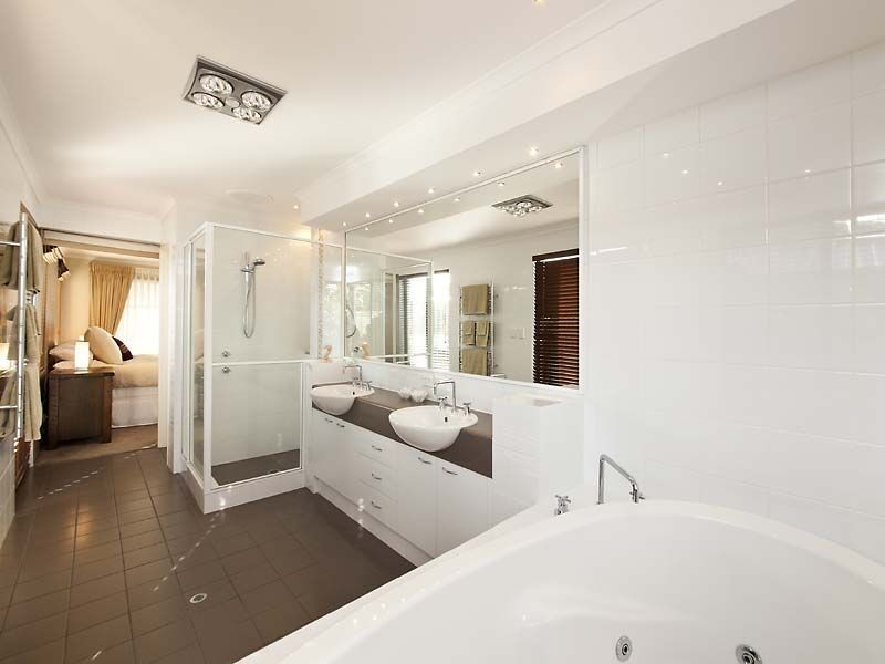 21 Camellia Loop, Forrestfield WA 6058