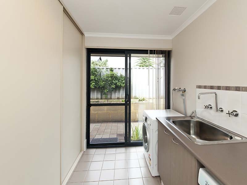 21 Camellia Loop, Forrestfield WA 6058