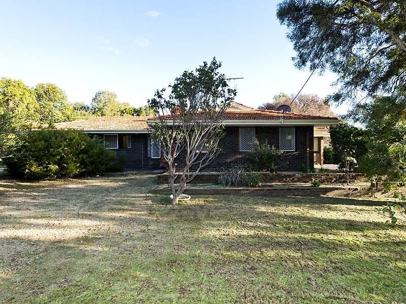32 Booralie Way, Maida Vale WA 6057
