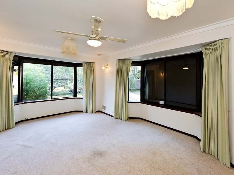 32 Booralie Way, Maida Vale WA 6057