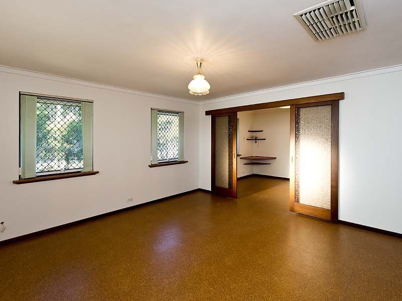 32 Booralie Way, Maida Vale WA 6057