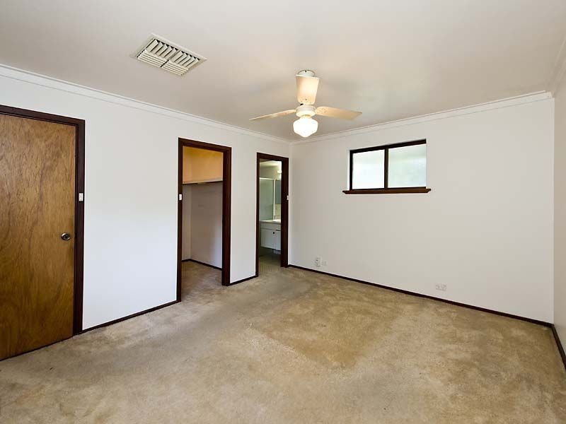 32 Booralie Way, Maida Vale WA 6057