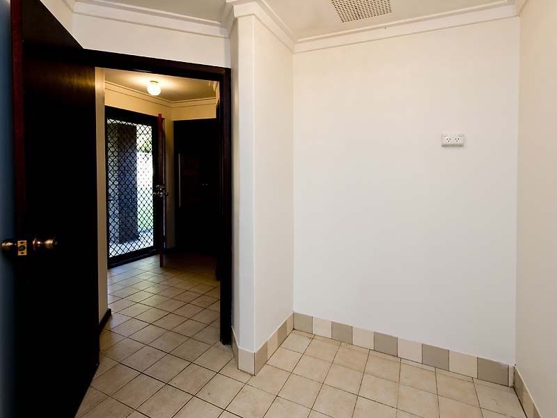 32 Booralie Way, Maida Vale WA 6057
