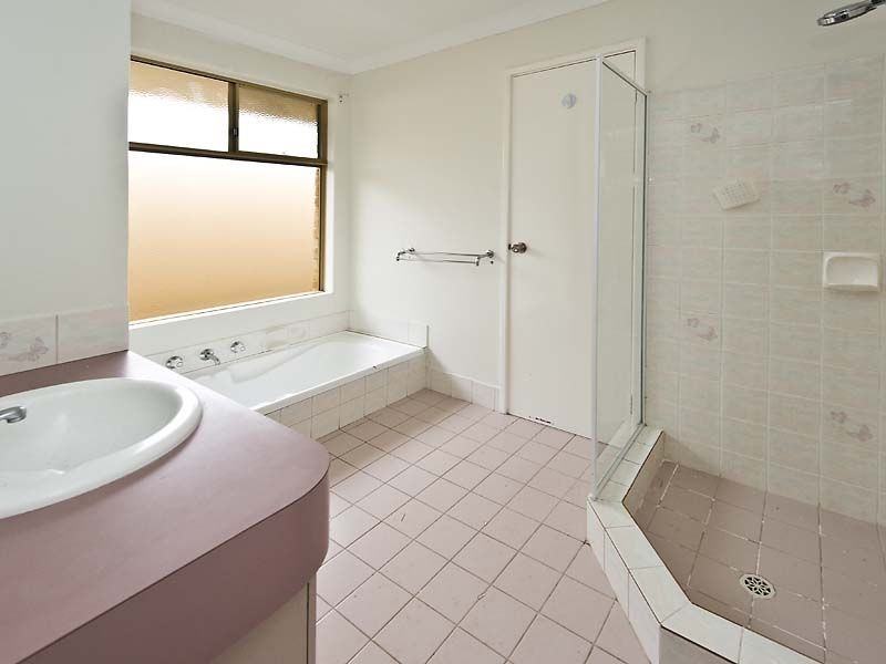 12 Magpie Court, High Wycombe WA 6057