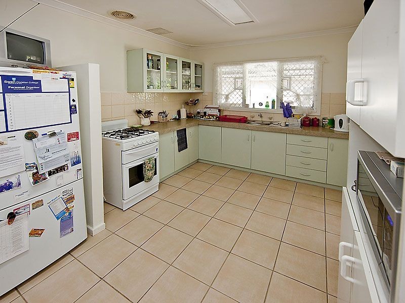 23 Warren Road, Maida Vale WA 6057