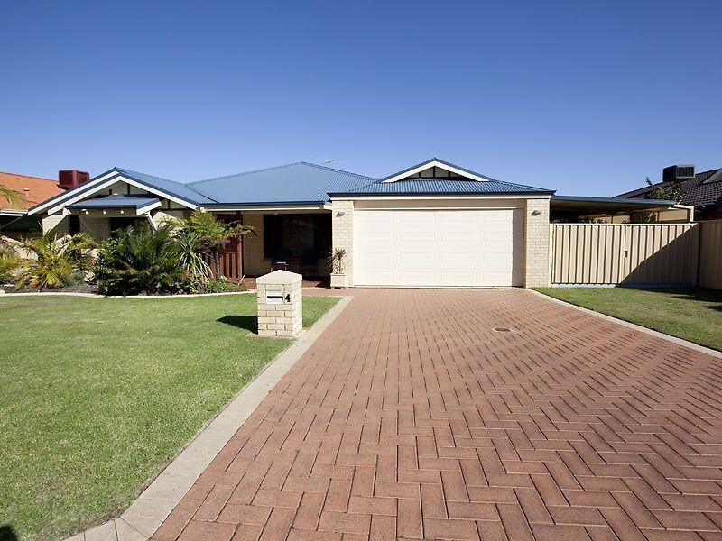 4 Foxglove Avenue, High Wycombe WA 6057