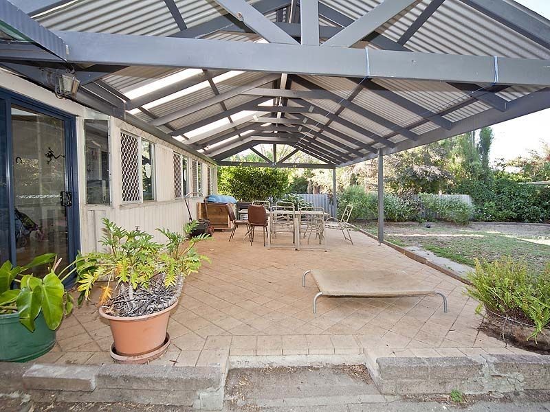 4 Charles Street, Maida Vale WA 6057