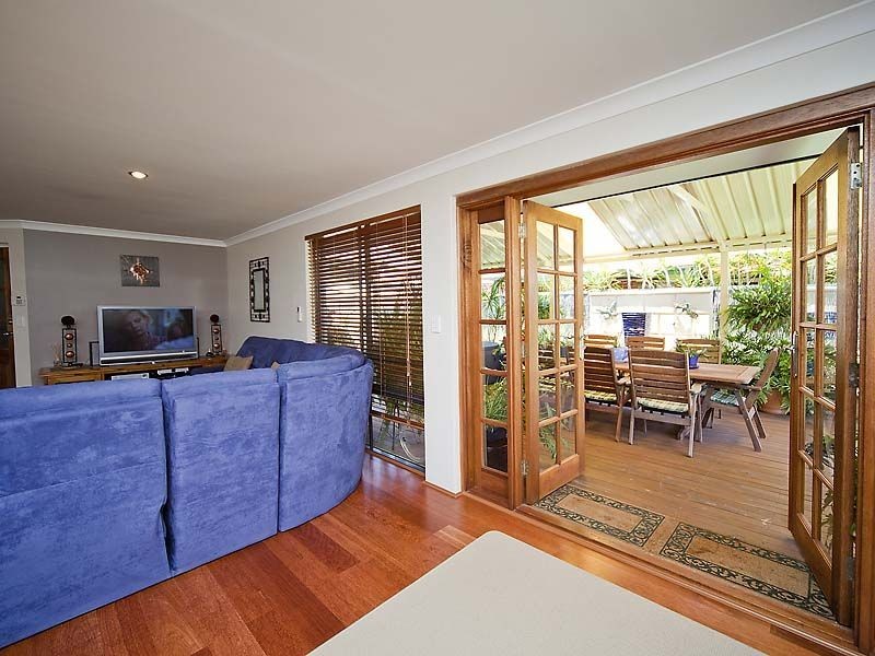 4 Winton Crescent, High Wycombe WA 6057