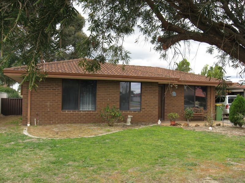 5 Kookaburra Road, High Wycombe WA 6057