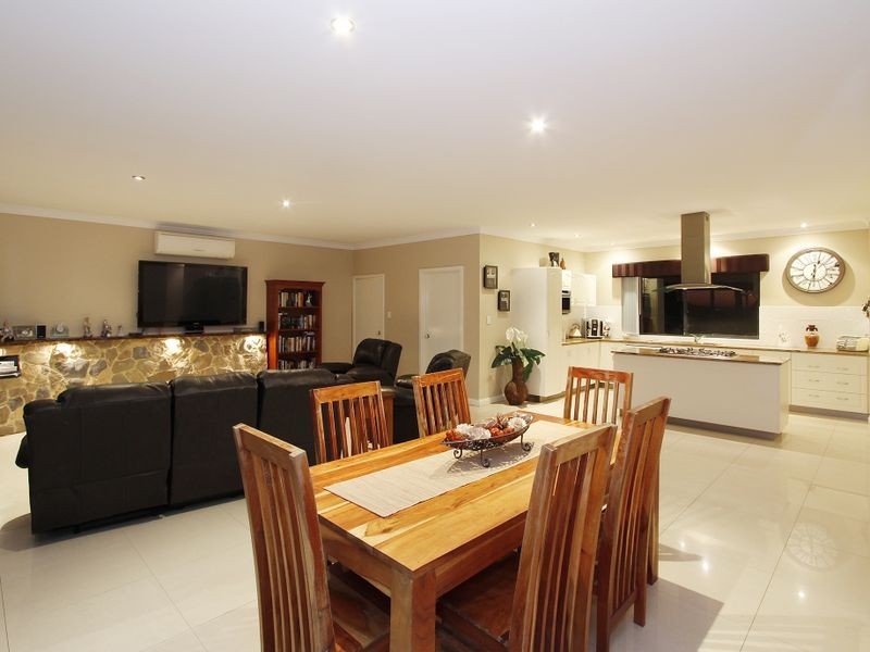 20 Francis Road, Kalamunda WA 6076