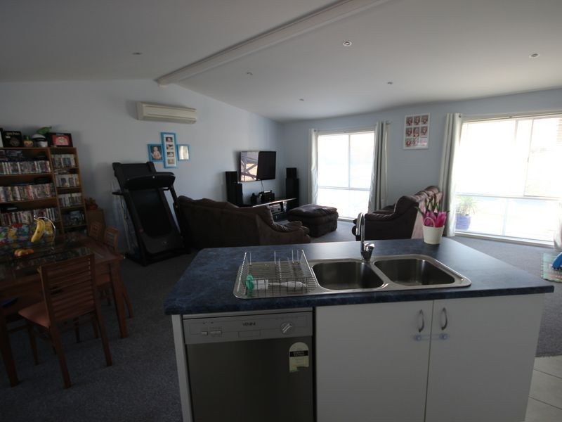 24 Vicars Avenue, Wonthaggi VIC 3995