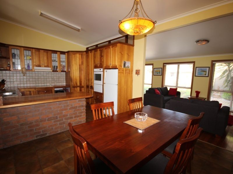16 Henry Street East, Wonthaggi VIC 3995