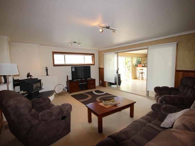 16 Henry Street East, Wonthaggi VIC 3995