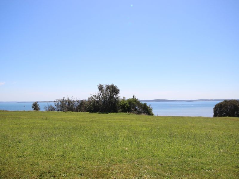 12 Champs Elysees Esplanade, Coronet Bay VIC 3984