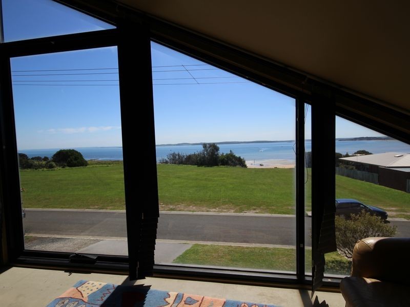 12 Champs Elysees Esplanade, Coronet Bay VIC 3984