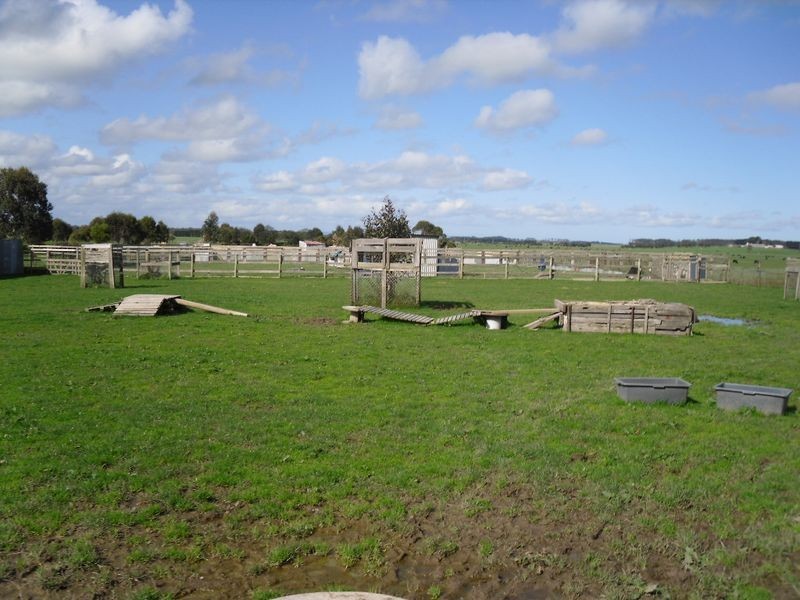 Outtrim VIC 3951