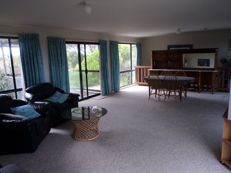 15 Seabreeze Parade, Cape Paterson VIC 3995