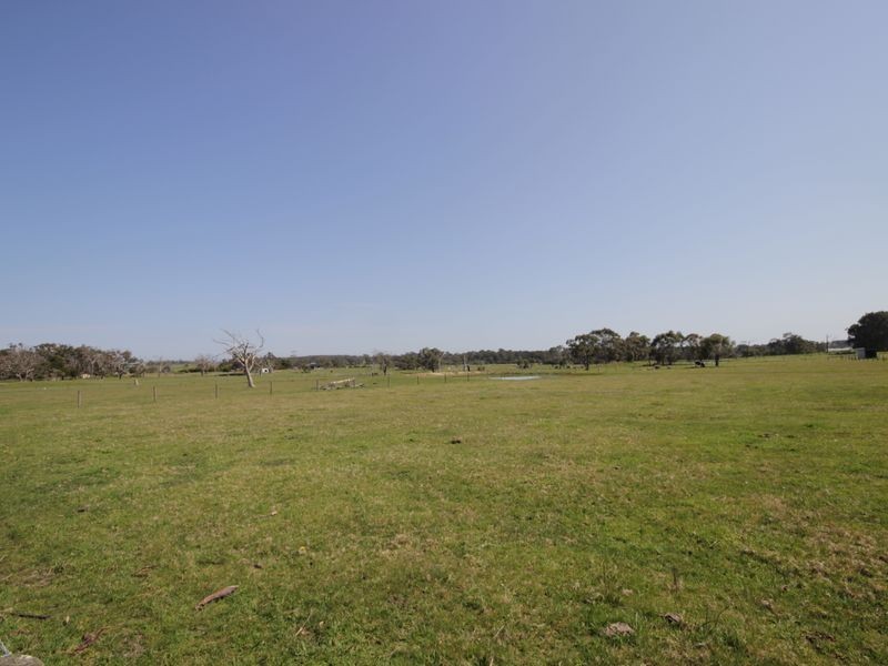 16 Forster Court, Wattle Bank VIC 3995