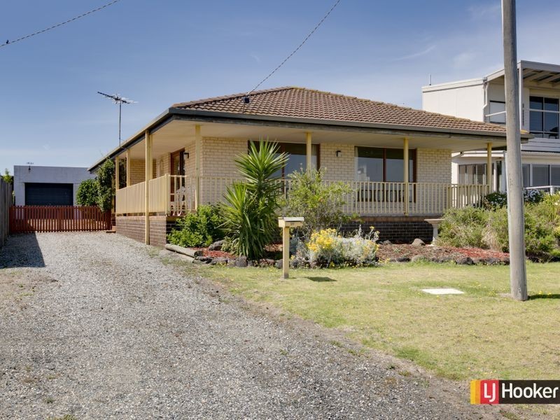10 Champs Elysees Promenade, Coronet Bay VIC 3984