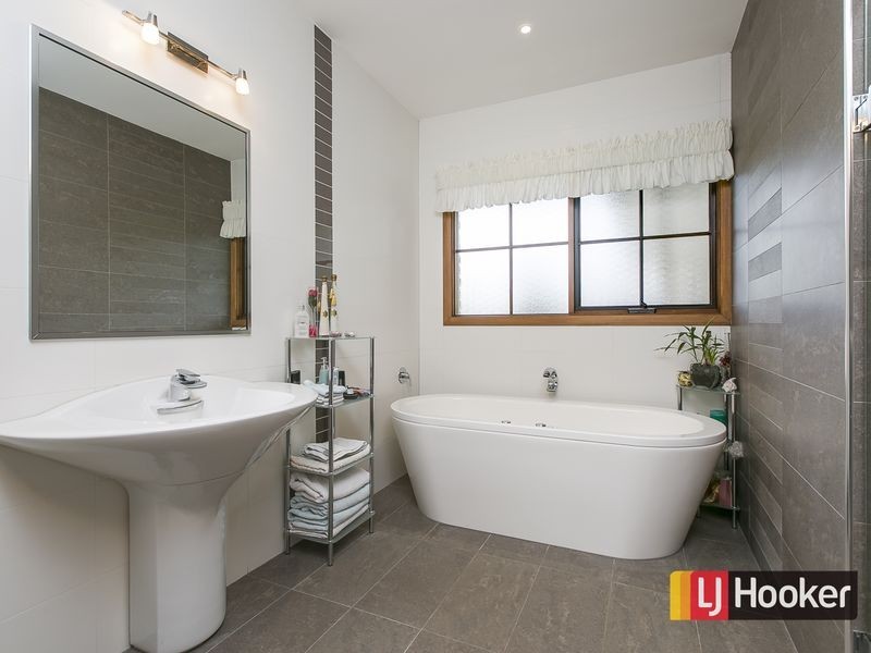 60 Desmond Road, Wattle Bank VIC 3995