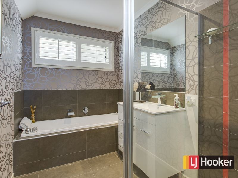 4 Lorikeet Lane, Cowes VIC 3922