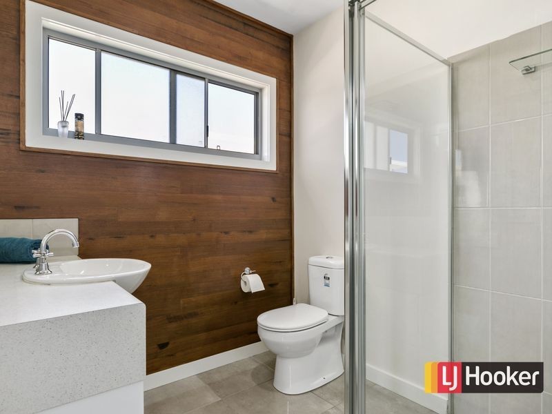 4 Norman Drive, Cowes VIC 3922