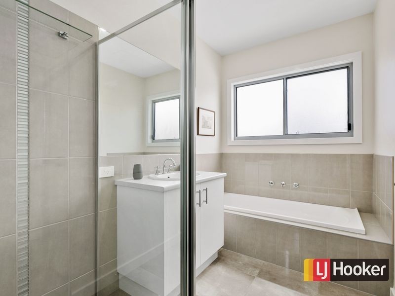 4 Norman Drive, Cowes VIC 3922