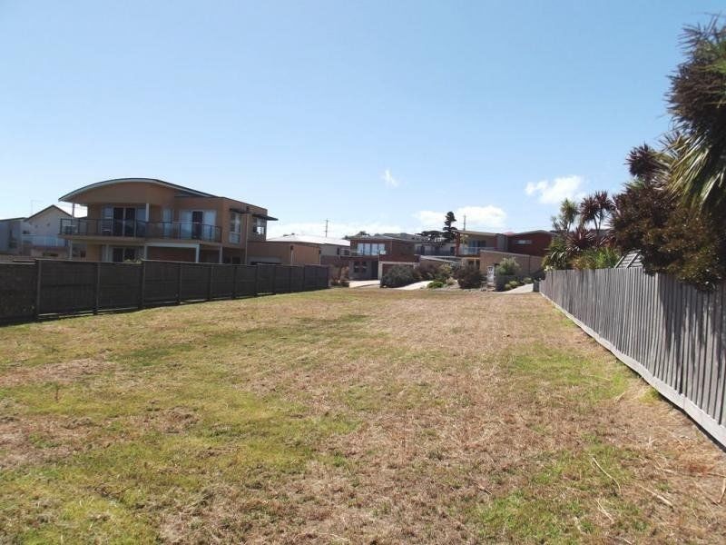 27 Halcyon Avenue, San Remo VIC 3925