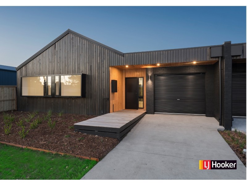 4 Deakin Street, Wonthaggi VIC 3995