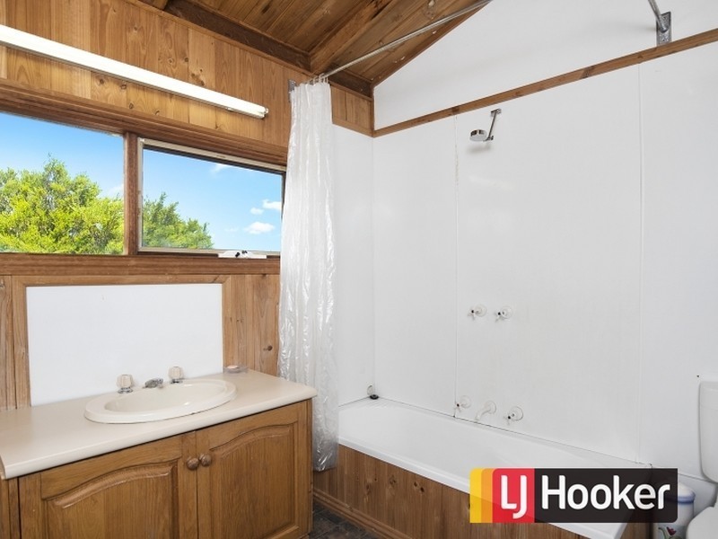 2 Bayview Avenue, Tenby Point VIC 3984